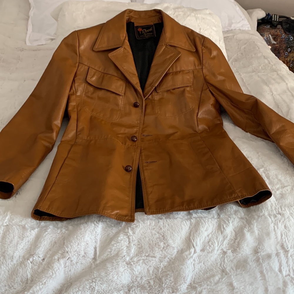 Vintage cognac leather coat by Reed Sportswear. Size M